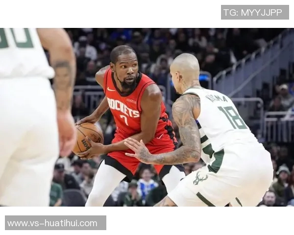 杜兰特称赞谢泼德训练营表现称其侵略性提升球队整体水平 杜兰特称赞谢泼德训练营表现称其侵略性提升球队整体水平