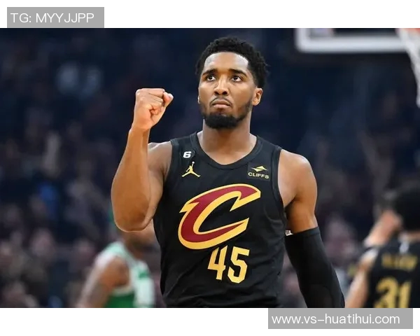 布克场均30分4板7助展现超强实力被美媒评为球队头号选择